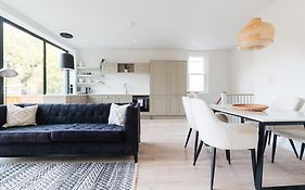 Modern & Bright Luxury London Apartment In Honor Oak