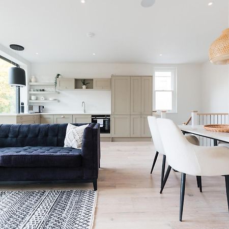 Modern & Bright Luxury London Apartment In Honor Oak Exterior photo